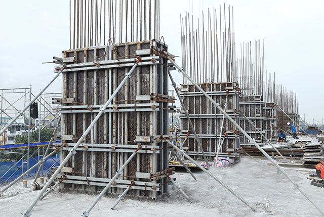 Thi công cột sàn tầng 6 block A