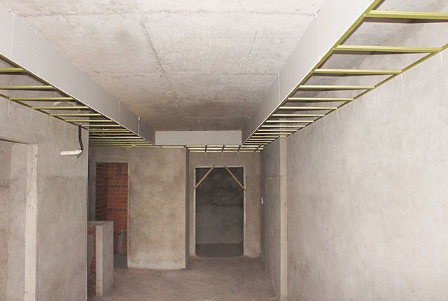 Đóng khung trần thạch cao tầng 8 - block A