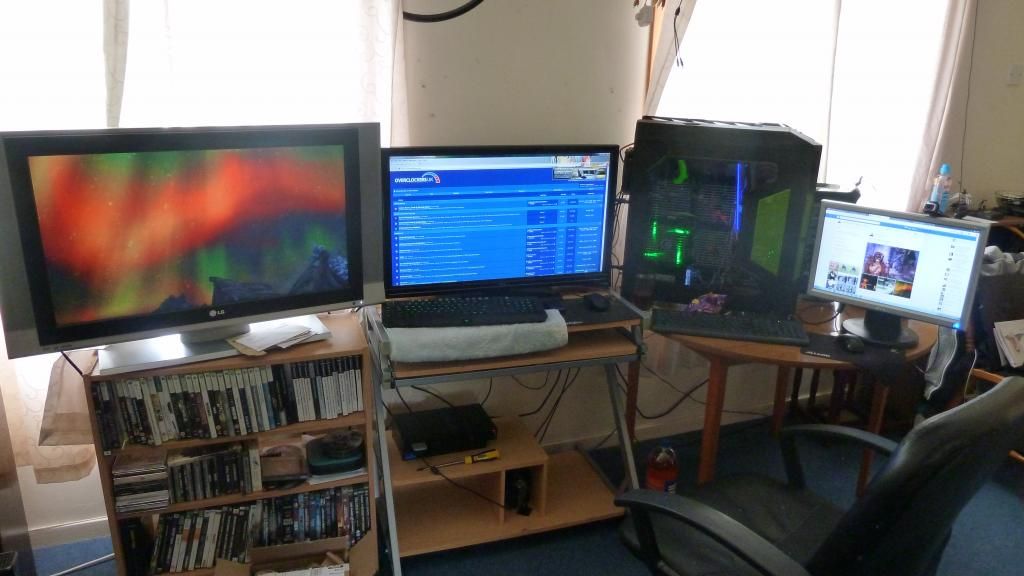 desk_zps71bc862b.jpg